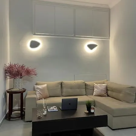 Maisonette Lucia Traditional House Prime Location Piraeus Exterior photo