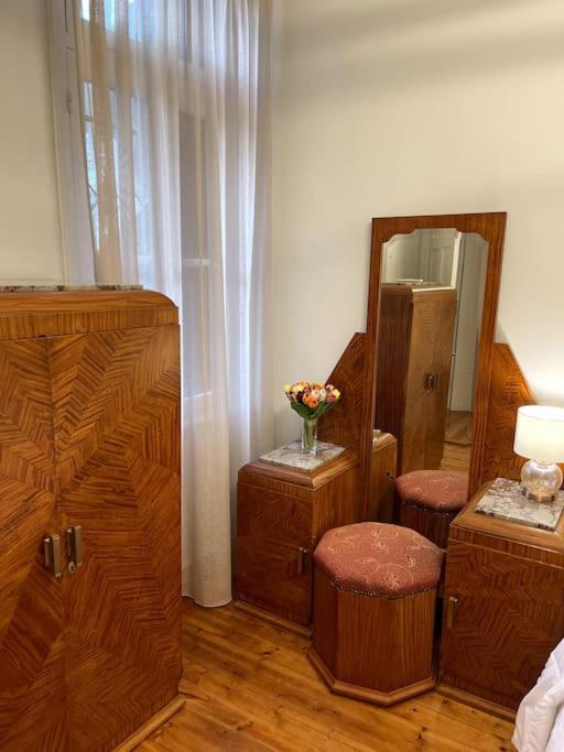 Maisonette Lucia Traditional House Prime Location * Piraeus